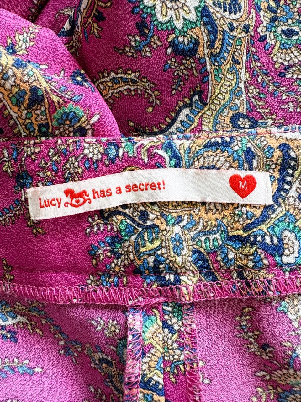 Lucy Has a Secret - Calça Paisley Magenta Arejada – Elegante Festiva tamanho M – photo 9